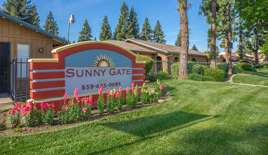 photo of the grounds at Sunny Gate Apartments